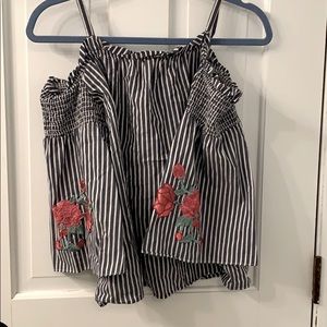 Off the shoulder gray women’s top